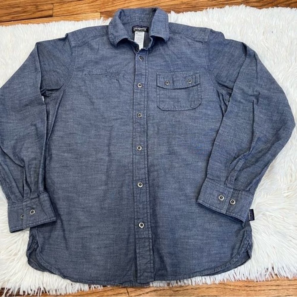 Patagonia Men long sleeve button down shirt size S